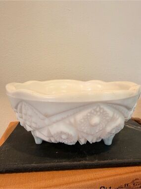 Vintage milk glass footed bowl with flowers
